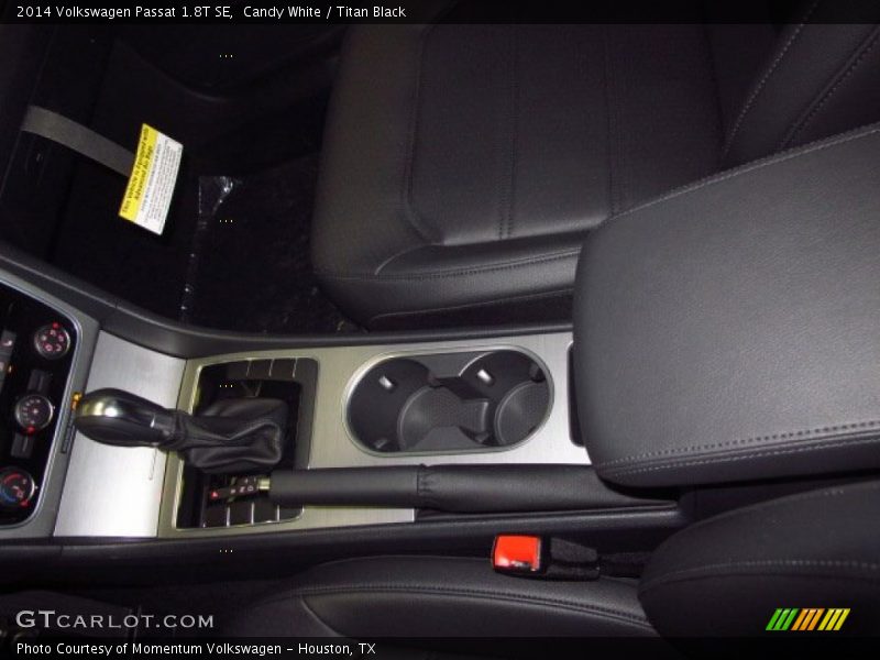 Candy White / Titan Black 2014 Volkswagen Passat 1.8T SE