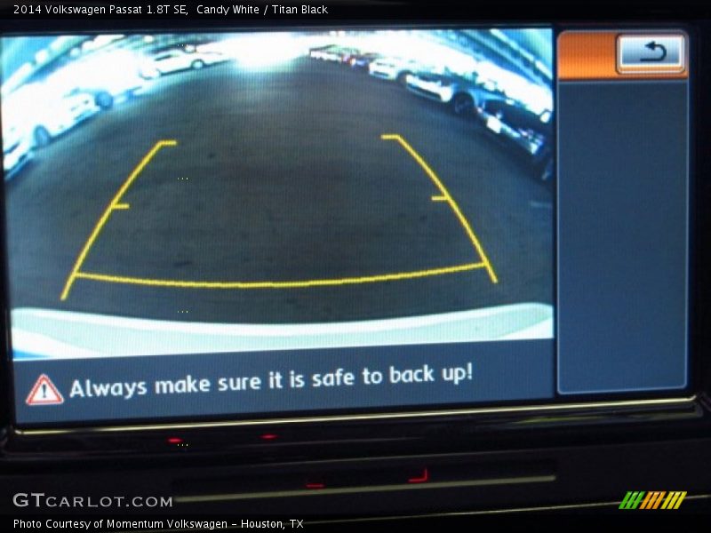 Candy White / Titan Black 2014 Volkswagen Passat 1.8T SE