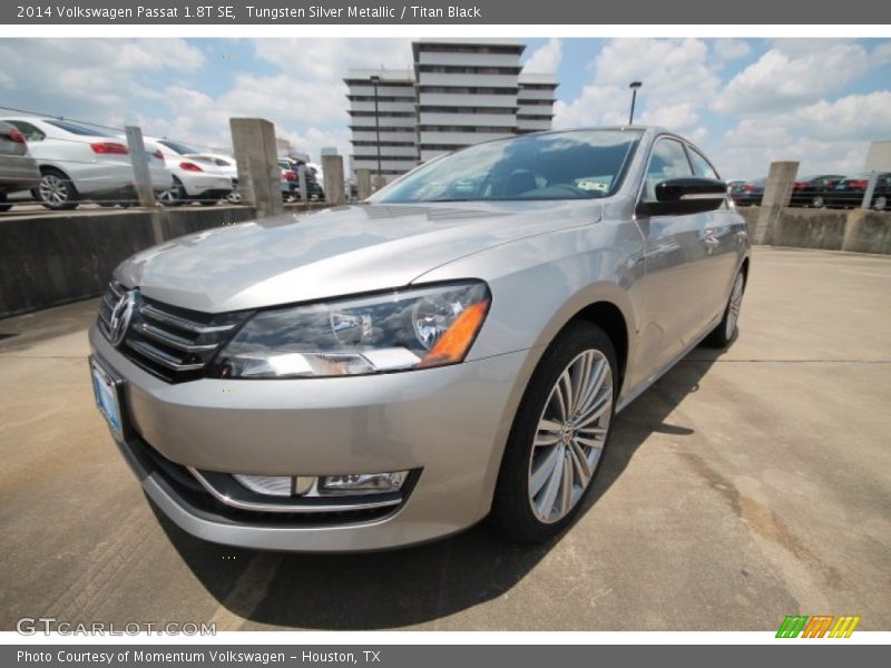 Front 3/4 View of 2014 Passat 1.8T SE