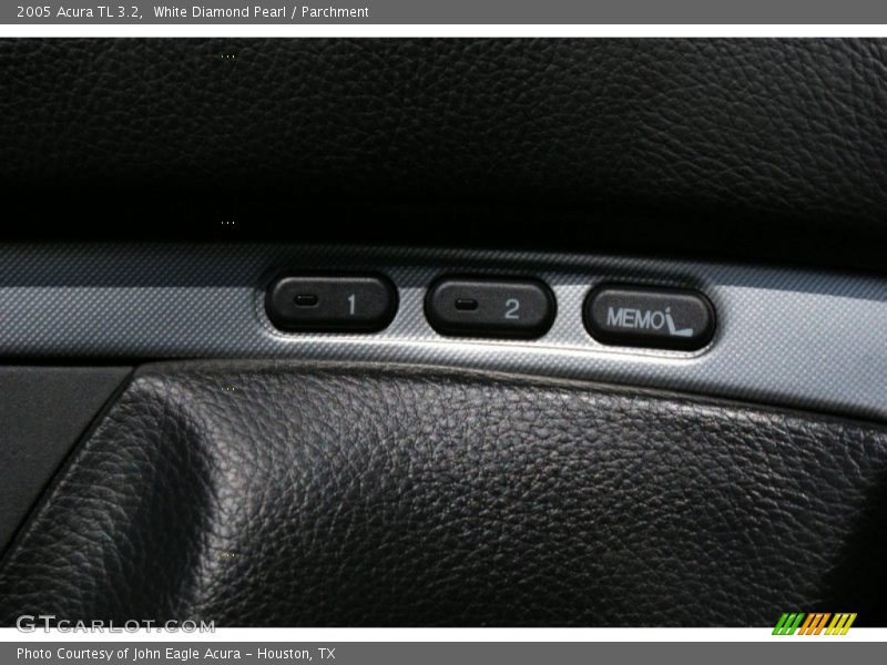 White Diamond Pearl / Parchment 2005 Acura TL 3.2