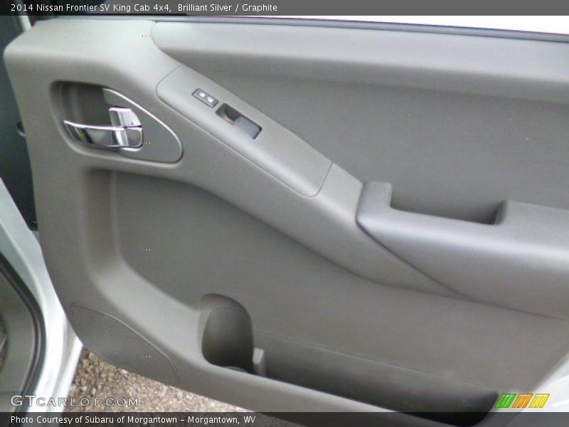 Brilliant Silver / Graphite 2014 Nissan Frontier SV King Cab 4x4