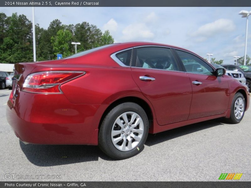 Cayenne Red / Charcoal 2014 Nissan Altima 2.5 S