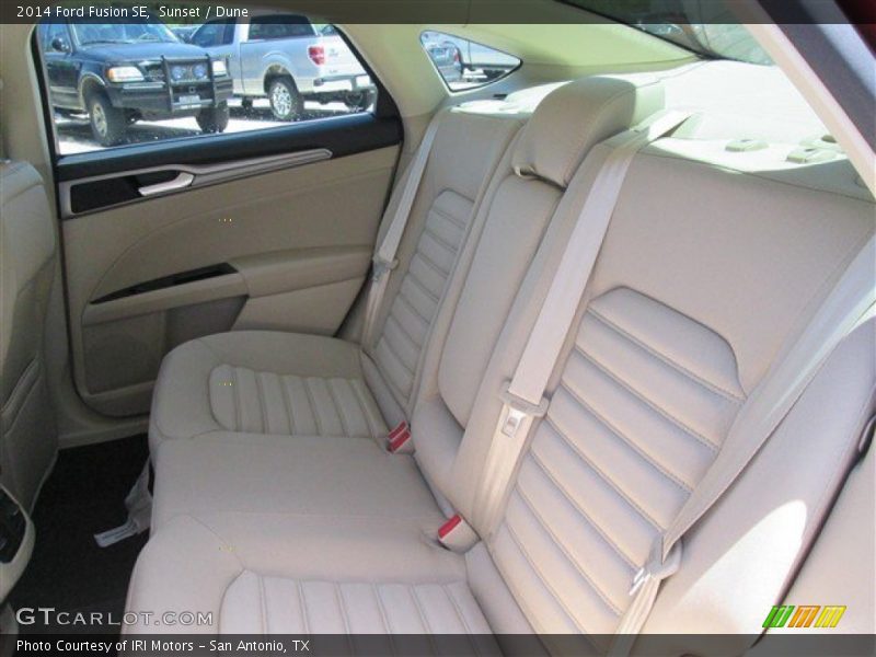 Sunset / Dune 2014 Ford Fusion SE