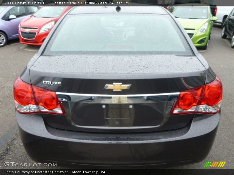 Tungsten Metallic / Jet Black/Medium Titanium 2014 Chevrolet Cruze LS