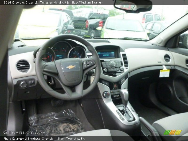Tungsten Metallic / Jet Black/Medium Titanium 2014 Chevrolet Cruze LS