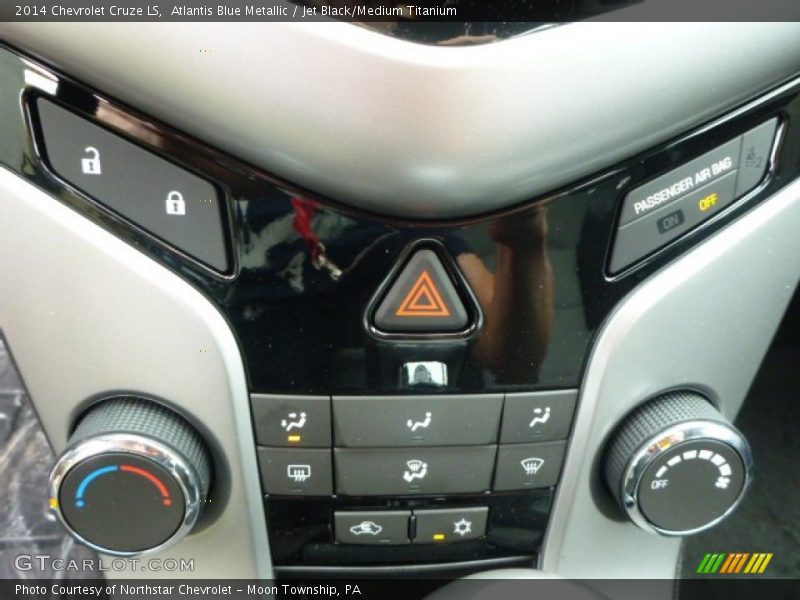 Atlantis Blue Metallic / Jet Black/Medium Titanium 2014 Chevrolet Cruze LS