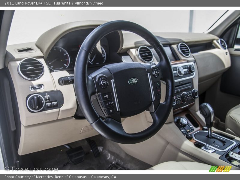 Fuji White / Almond/Nutmeg 2011 Land Rover LR4 HSE