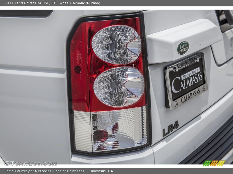 Fuji White / Almond/Nutmeg 2011 Land Rover LR4 HSE