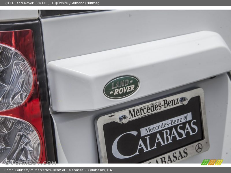 Fuji White / Almond/Nutmeg 2011 Land Rover LR4 HSE