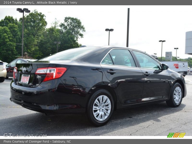 Attitude Black Metallic / Ivory 2014 Toyota Camry L