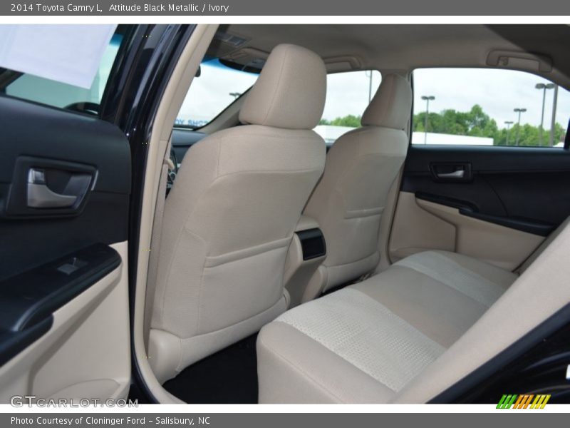 Attitude Black Metallic / Ivory 2014 Toyota Camry L
