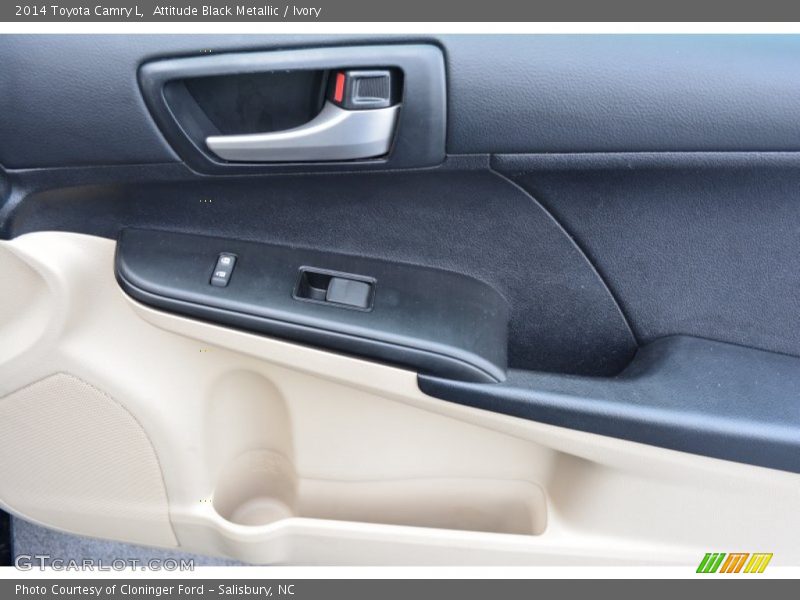 Attitude Black Metallic / Ivory 2014 Toyota Camry L