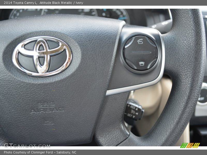 Attitude Black Metallic / Ivory 2014 Toyota Camry L