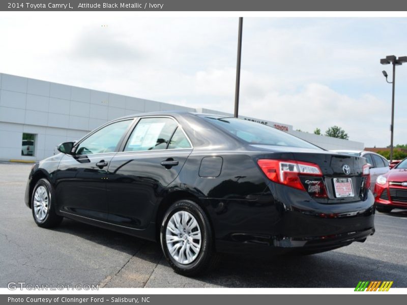 Attitude Black Metallic / Ivory 2014 Toyota Camry L