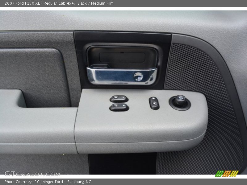 Black / Medium Flint 2007 Ford F150 XLT Regular Cab 4x4