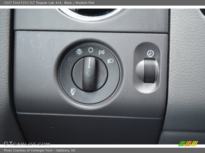 Black / Medium Flint 2007 Ford F150 XLT Regular Cab 4x4