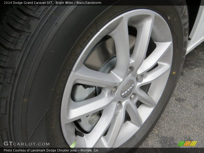 Bright White / Black/Sandstorm 2014 Dodge Grand Caravan SXT
