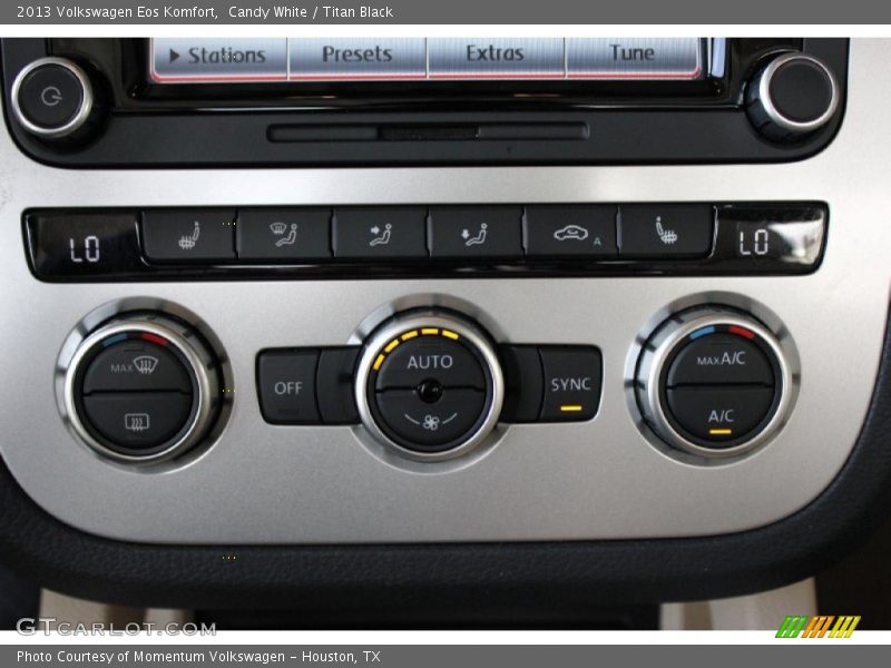 Candy White / Titan Black 2013 Volkswagen Eos Komfort