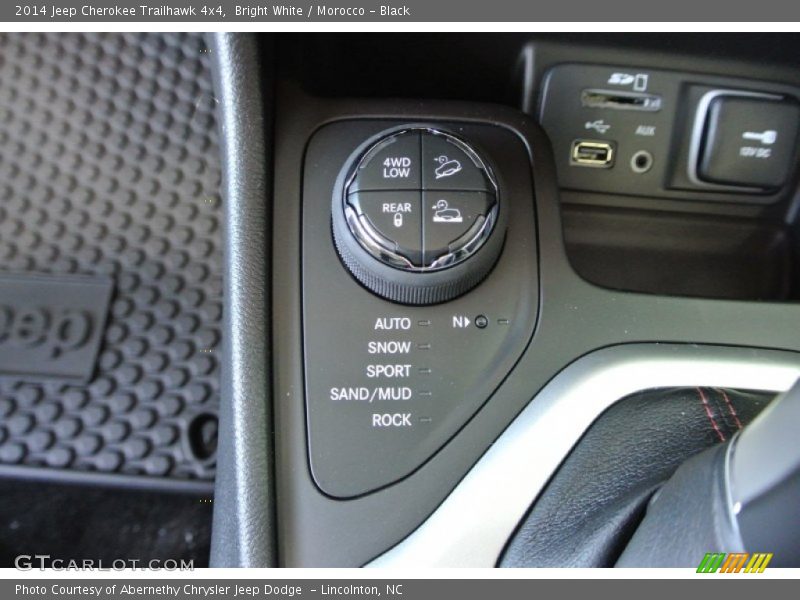 Bright White / Morocco - Black 2014 Jeep Cherokee Trailhawk 4x4