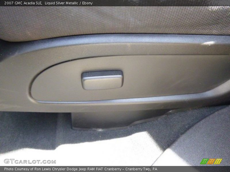 Liquid Silver Metallic / Ebony 2007 GMC Acadia SLE