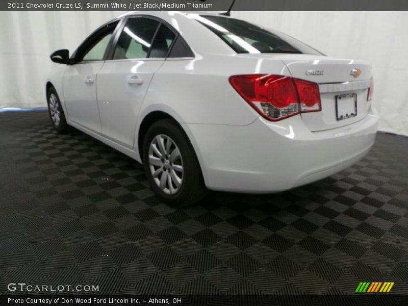 Summit White / Jet Black/Medium Titanium 2011 Chevrolet Cruze LS