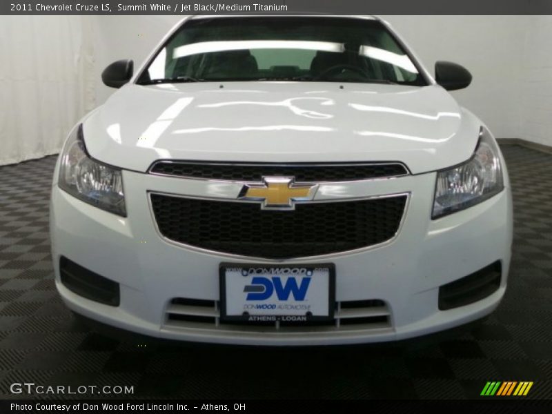 Summit White / Jet Black/Medium Titanium 2011 Chevrolet Cruze LS