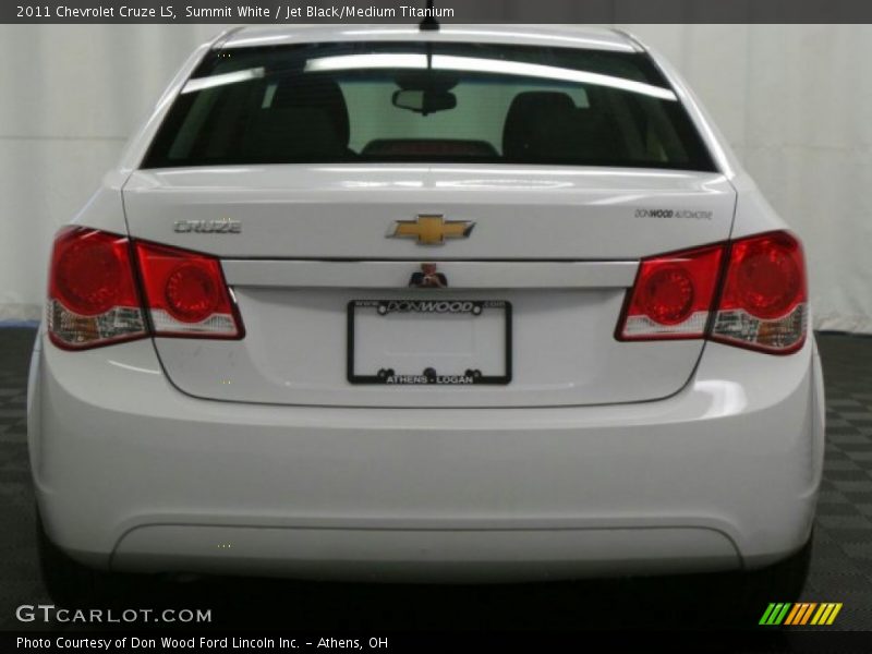 Summit White / Jet Black/Medium Titanium 2011 Chevrolet Cruze LS