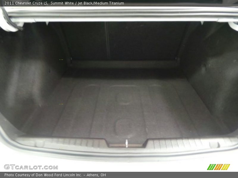 Summit White / Jet Black/Medium Titanium 2011 Chevrolet Cruze LS