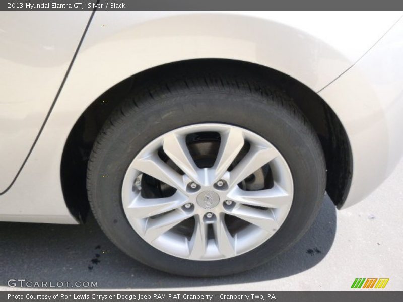 Silver / Black 2013 Hyundai Elantra GT