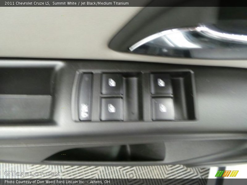 Summit White / Jet Black/Medium Titanium 2011 Chevrolet Cruze LS