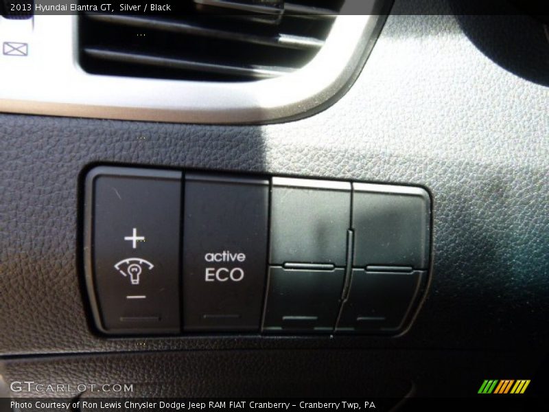 Silver / Black 2013 Hyundai Elantra GT