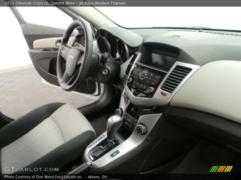 Summit White / Jet Black/Medium Titanium 2011 Chevrolet Cruze LS