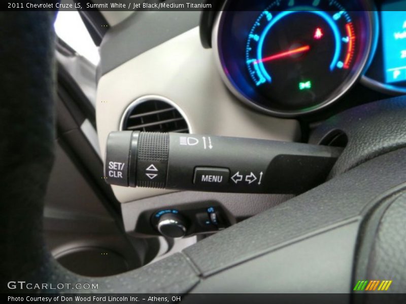 Summit White / Jet Black/Medium Titanium 2011 Chevrolet Cruze LS