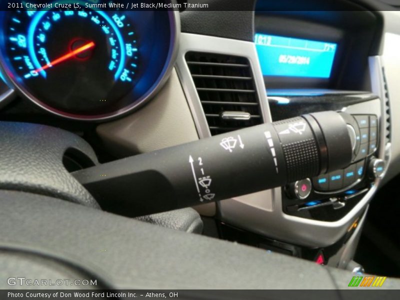 Summit White / Jet Black/Medium Titanium 2011 Chevrolet Cruze LS