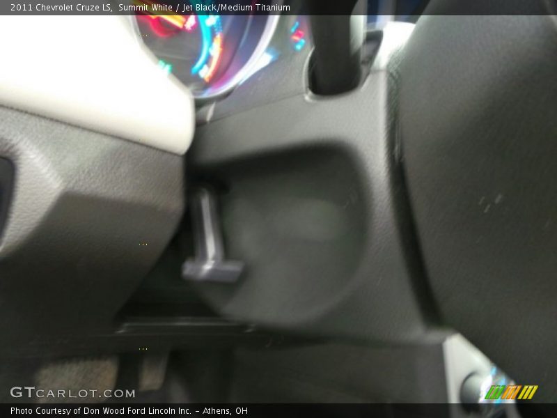Summit White / Jet Black/Medium Titanium 2011 Chevrolet Cruze LS