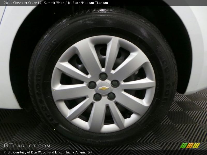 Summit White / Jet Black/Medium Titanium 2011 Chevrolet Cruze LS
