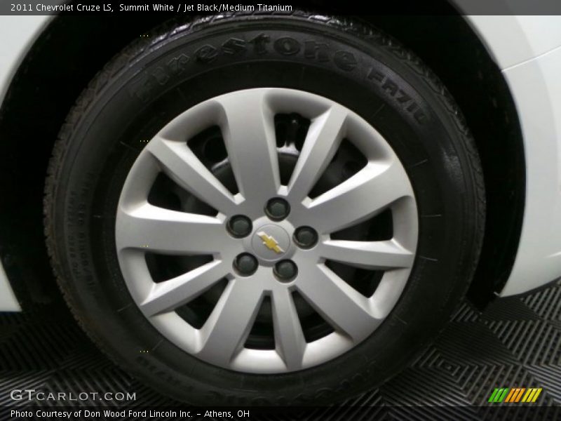 Summit White / Jet Black/Medium Titanium 2011 Chevrolet Cruze LS