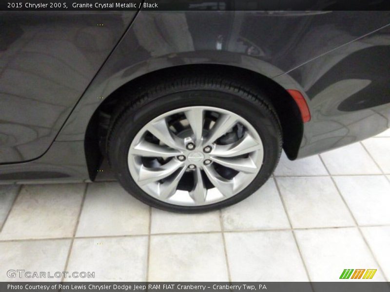 Granite Crystal Metallic / Black 2015 Chrysler 200 S