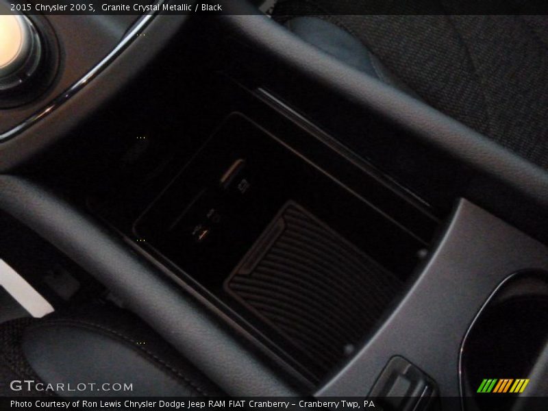 Granite Crystal Metallic / Black 2015 Chrysler 200 S
