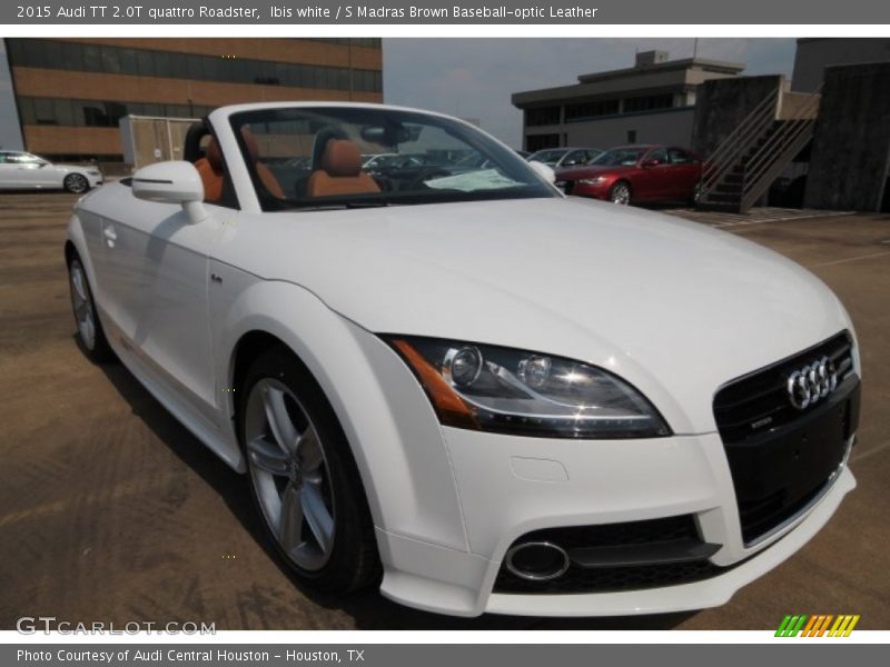 Front 3/4 View of 2015 TT 2.0T quattro Roadster