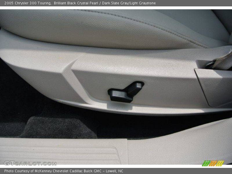 Brilliant Black Crystal Pearl / Dark Slate Gray/Light Graystone 2005 Chrysler 300 Touring