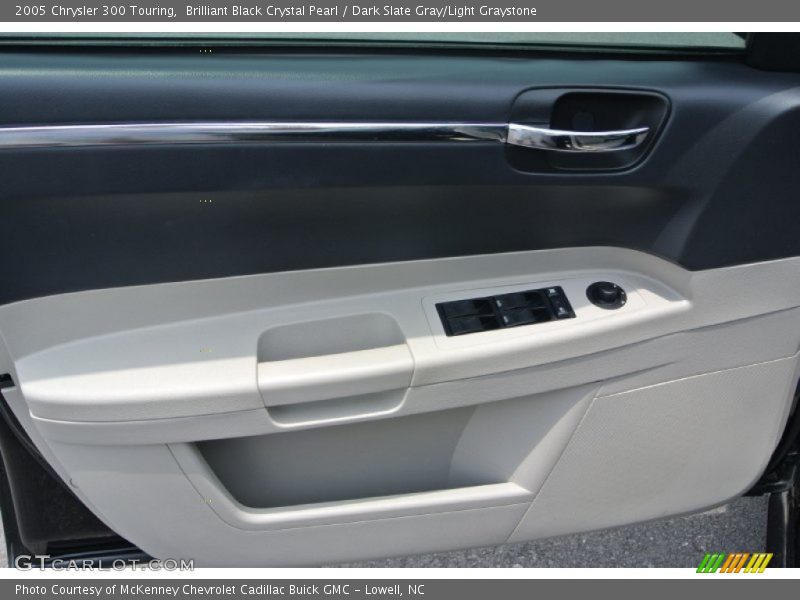 Brilliant Black Crystal Pearl / Dark Slate Gray/Light Graystone 2005 Chrysler 300 Touring
