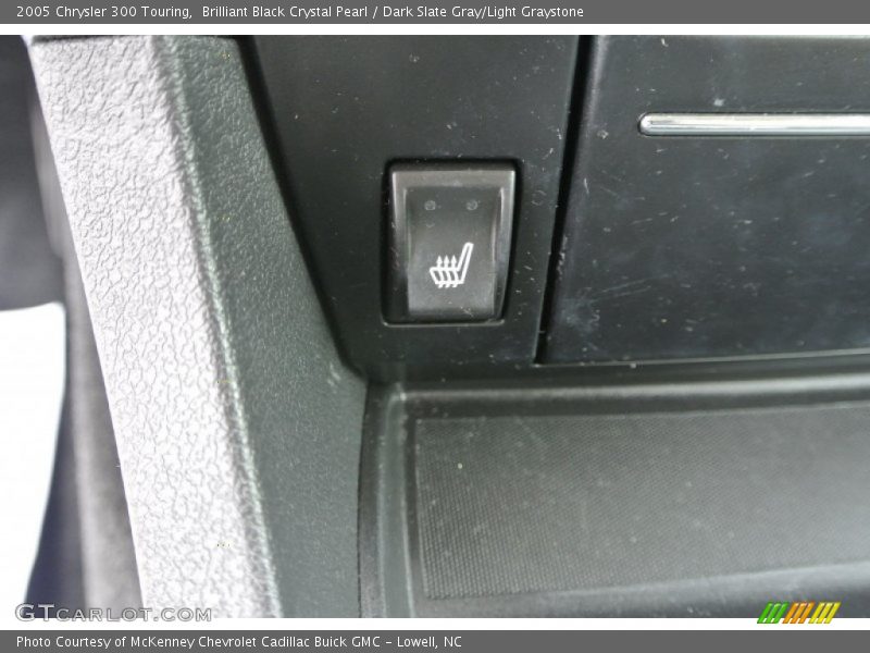 Brilliant Black Crystal Pearl / Dark Slate Gray/Light Graystone 2005 Chrysler 300 Touring