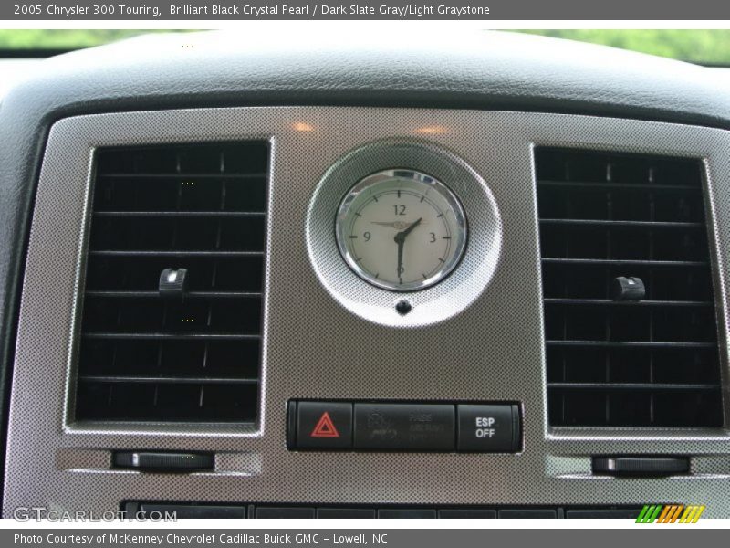 Brilliant Black Crystal Pearl / Dark Slate Gray/Light Graystone 2005 Chrysler 300 Touring