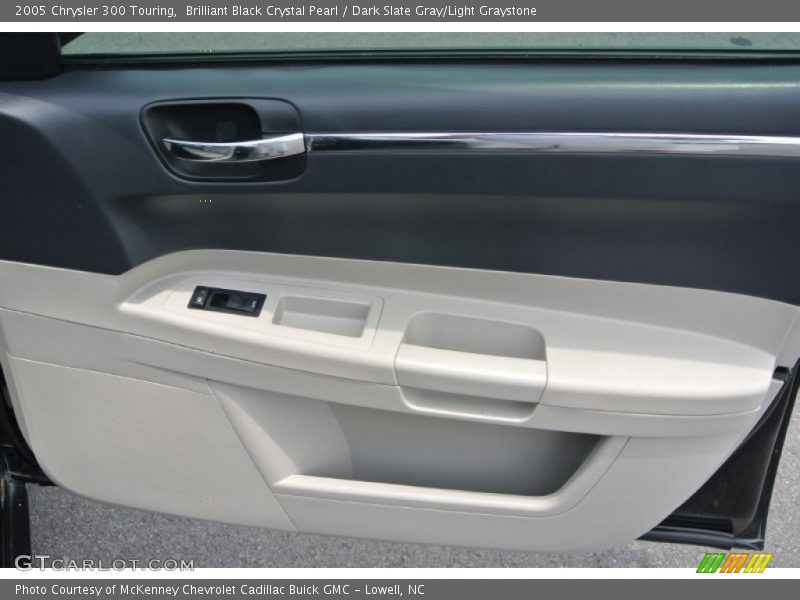 Brilliant Black Crystal Pearl / Dark Slate Gray/Light Graystone 2005 Chrysler 300 Touring