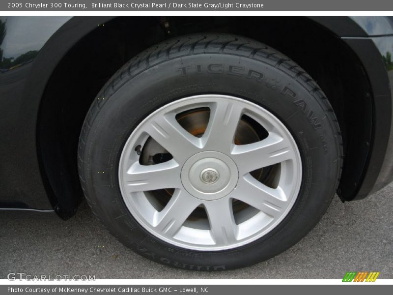 Brilliant Black Crystal Pearl / Dark Slate Gray/Light Graystone 2005 Chrysler 300 Touring