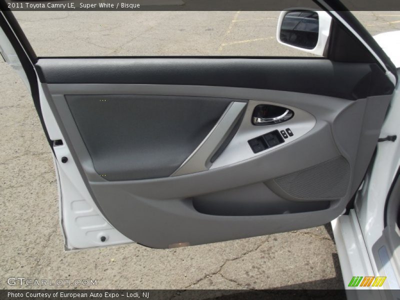 Super White / Bisque 2011 Toyota Camry LE