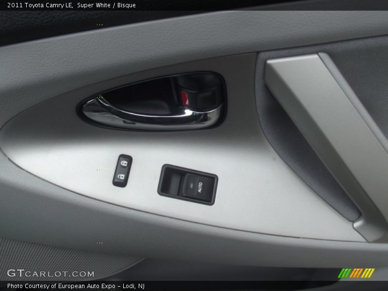 Super White / Bisque 2011 Toyota Camry LE
