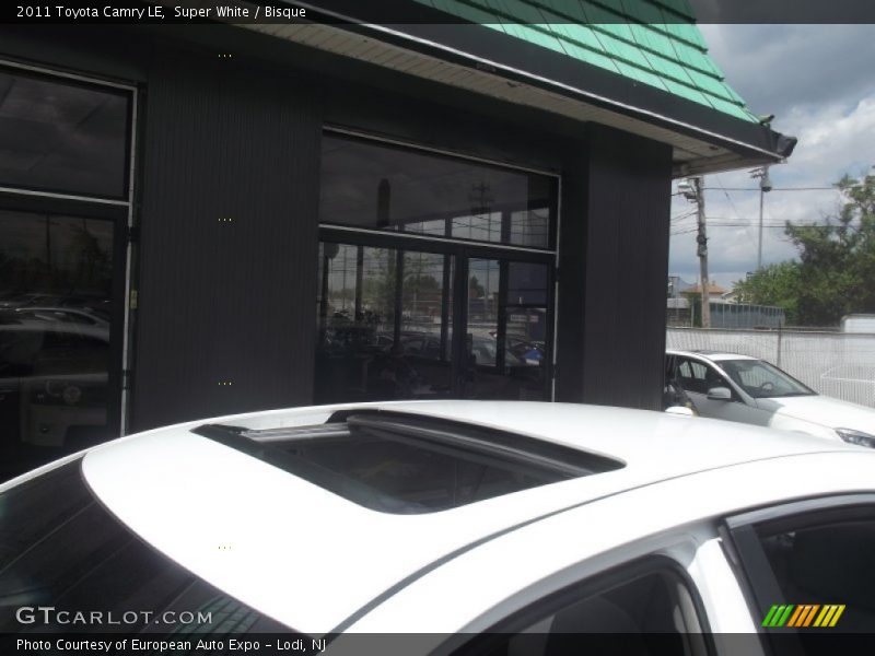Super White / Bisque 2011 Toyota Camry LE