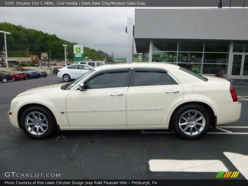 Cool Vanilla / Dark Slate Gray/Medium Slate Gray 2005 Chrysler 300 C HEMI